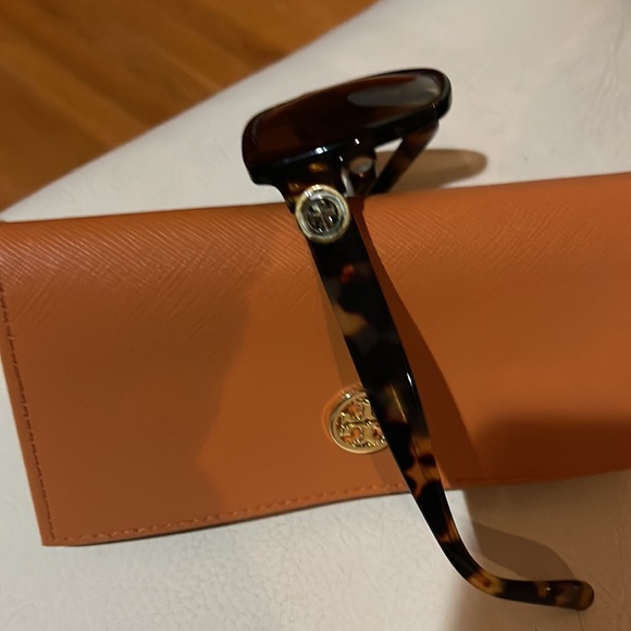 Tory burch sunglasses - Picture 2 of 3